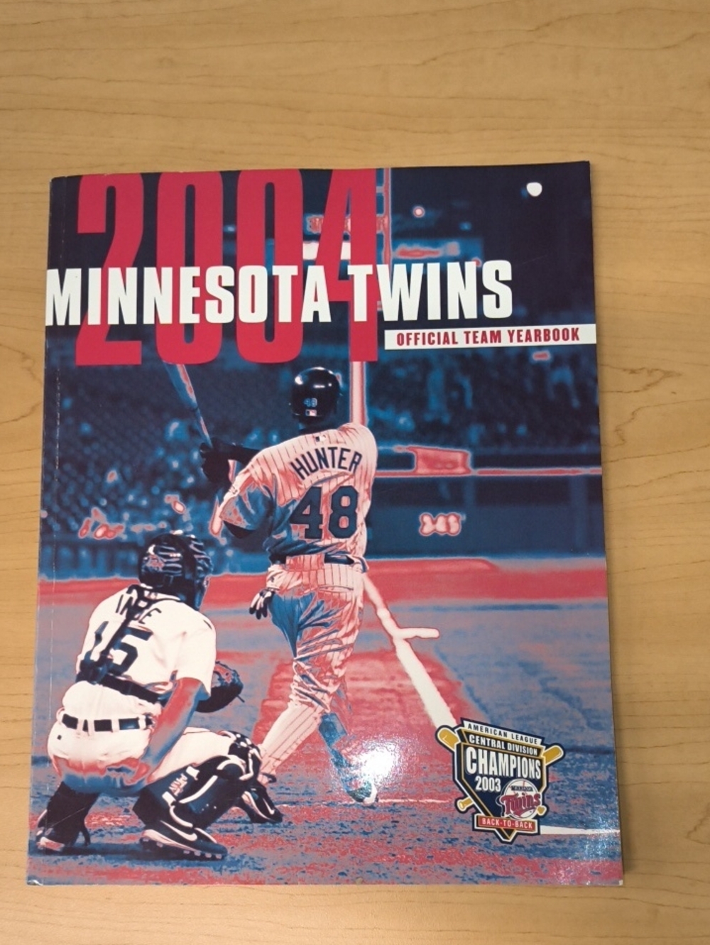 Vtg 2004 MLB Minnesota Twins Baseball  Official Team Yearbook Publication
